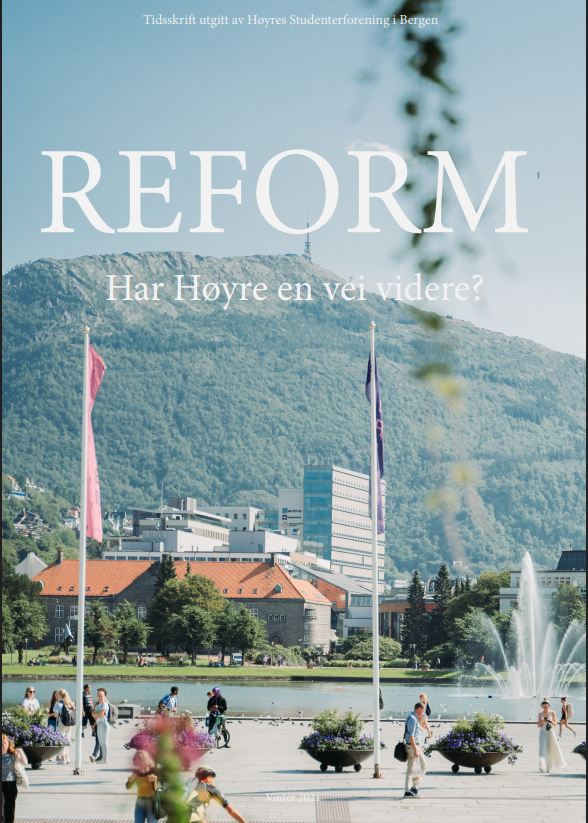 Forsiden av Reform, sommerutgaven 2021, med tittelen «Har Høyre en vei videre?». Bildet viser Festplassen i Bergen med mennesker, flaggstenger og fontene, med Ulriken i bakgrunnen. Forsiden lenker til magasinet.